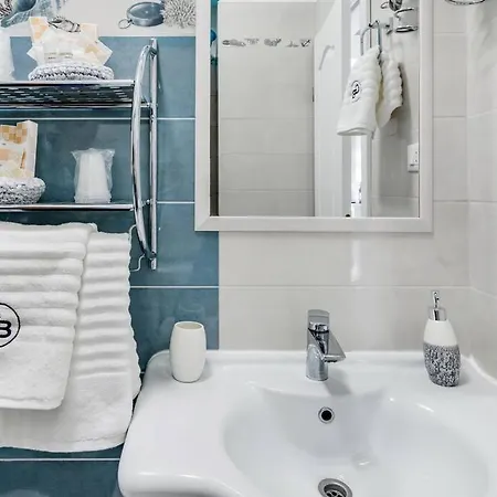 Bluestar Close To The Bacvice * 斯普利特