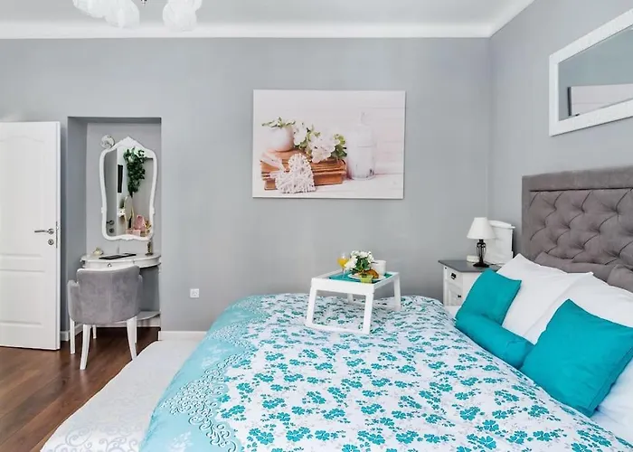 Bluestar Close To The Bacvice 스플리트