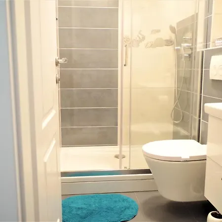 Apartment Bluestar Close To The Bacvice *