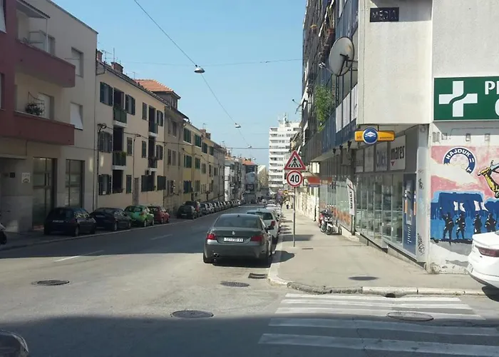 Bluestar Close To The Bacvice